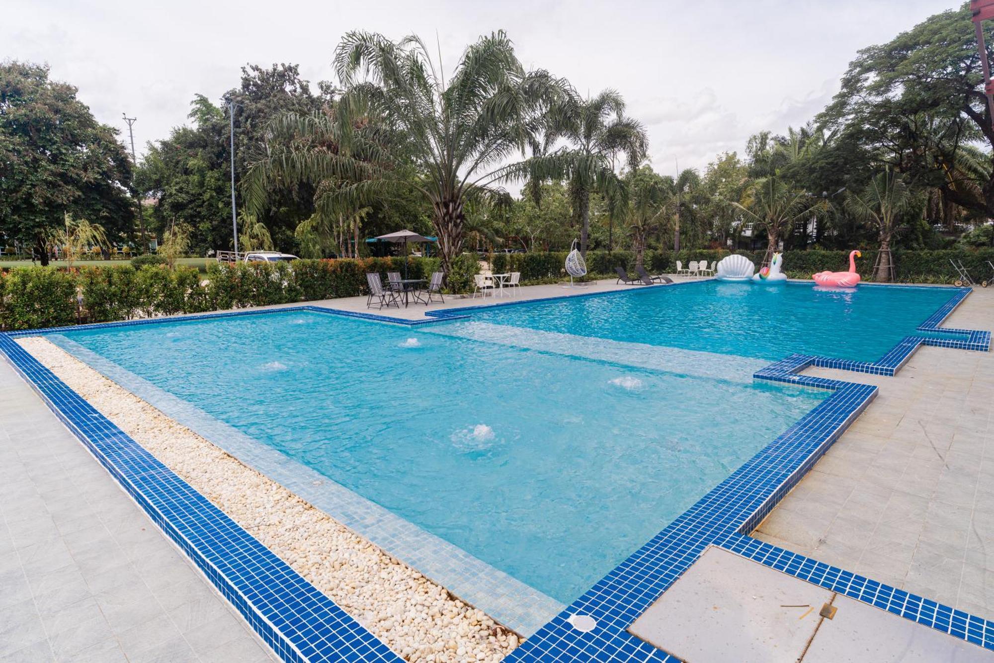 Baan Suan Khun Ta And Golf Resort Ubon Ratchathani Exterior photo