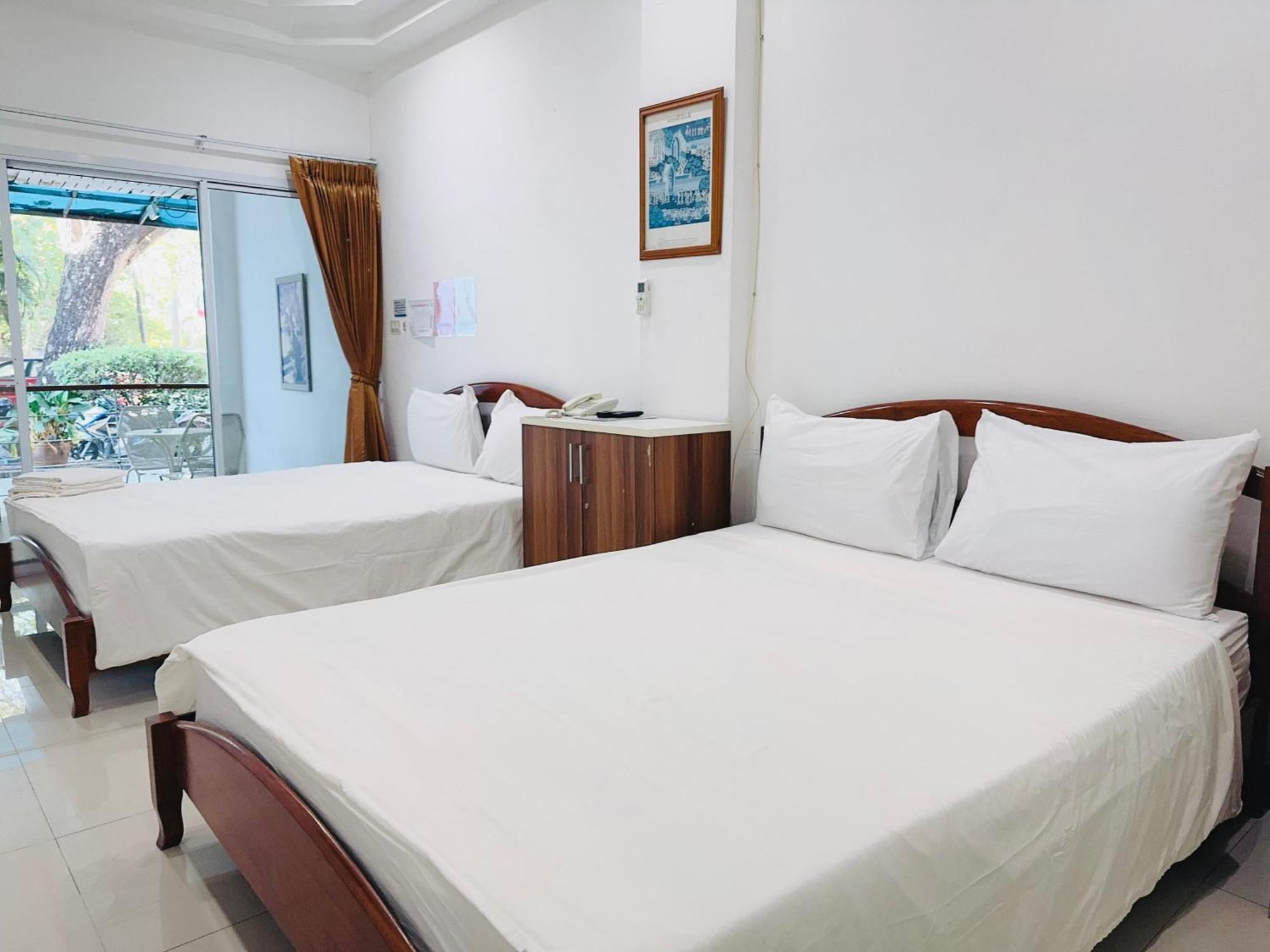 Baan Suan Khun Ta And Golf Resort Ubon Ratchathani Exterior photo