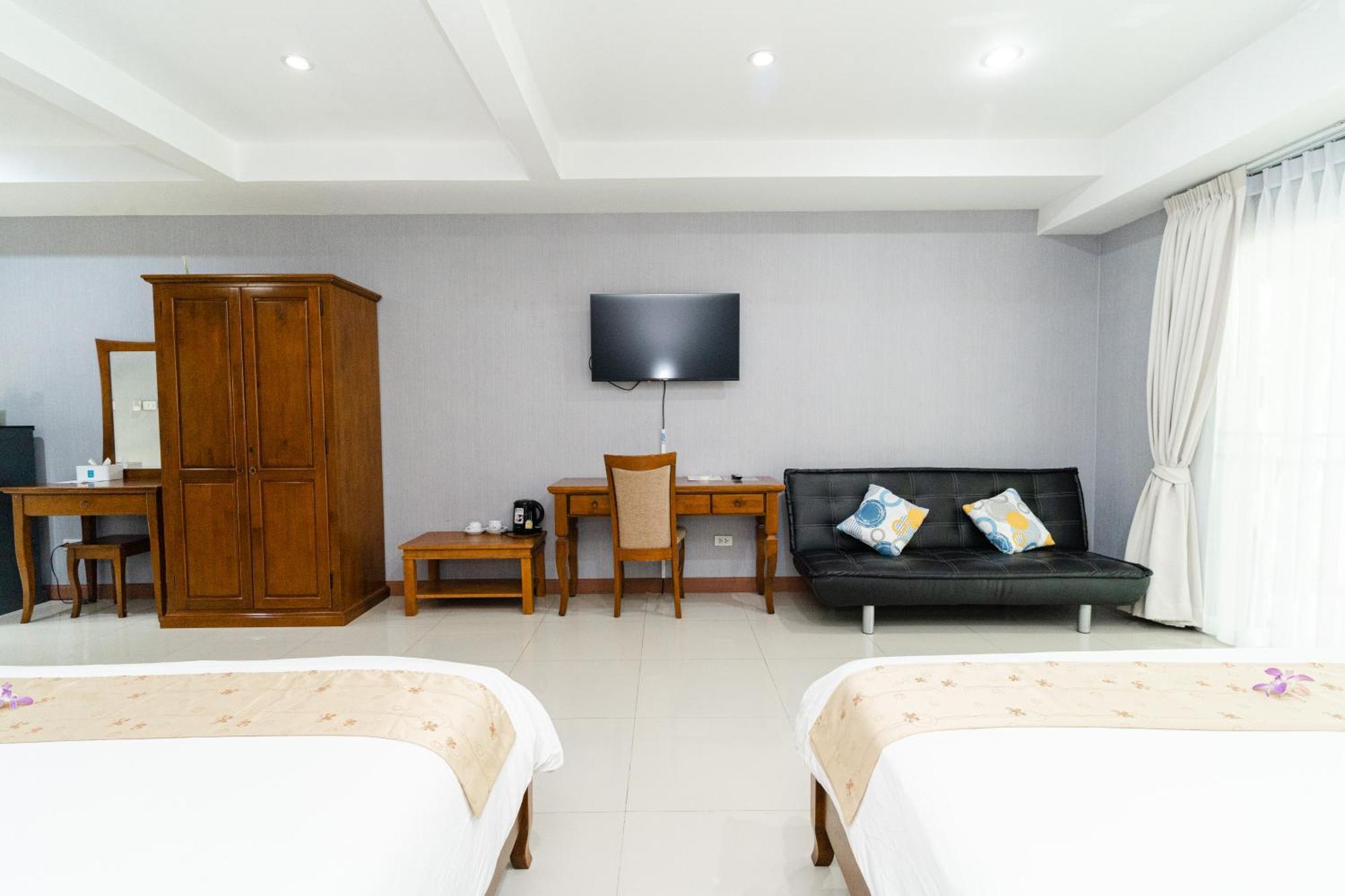 Baan Suan Khun Ta And Golf Resort Ubon Ratchathani Exterior photo