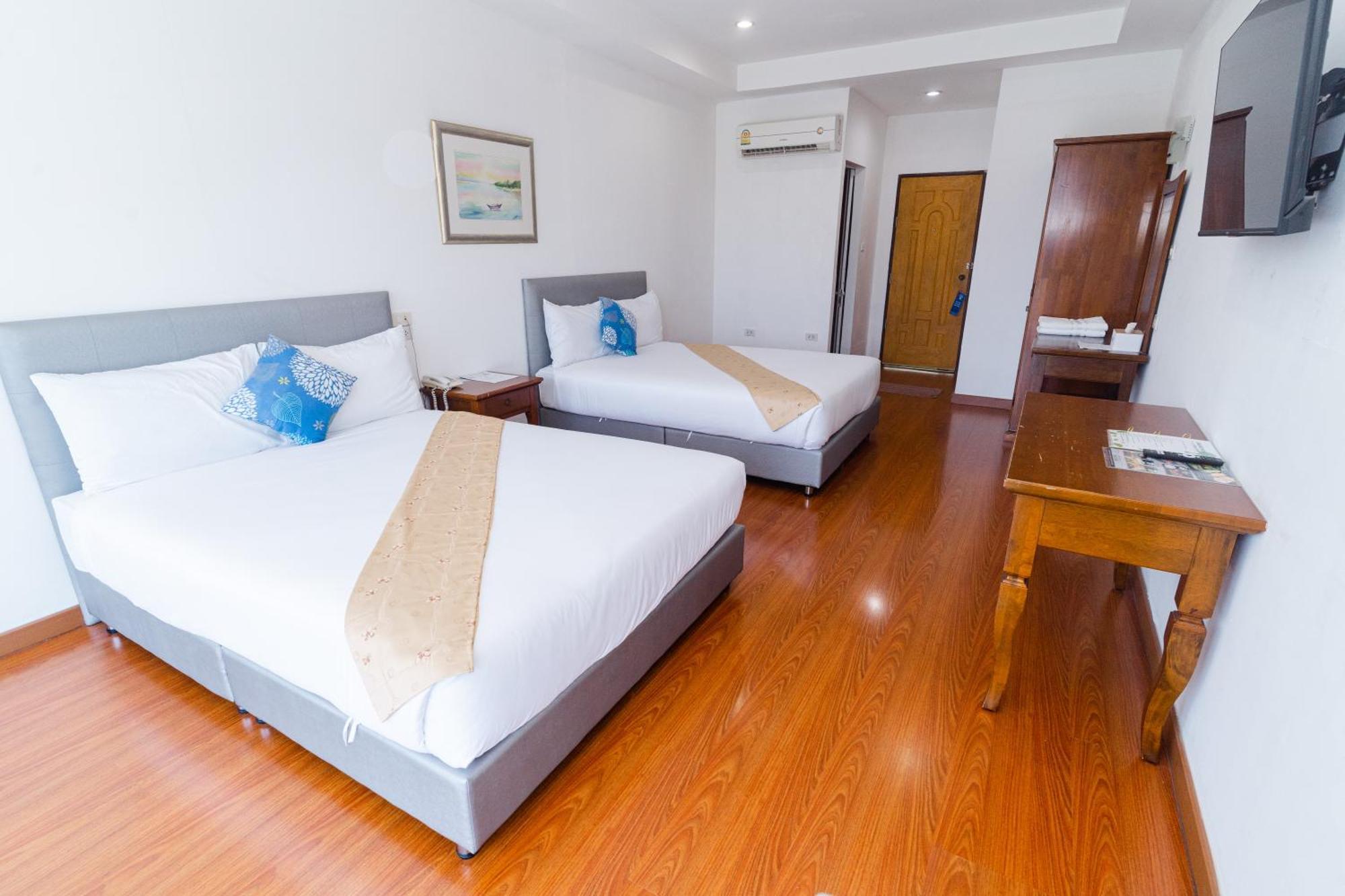 Baan Suan Khun Ta And Golf Resort Ubon Ratchathani Exterior photo