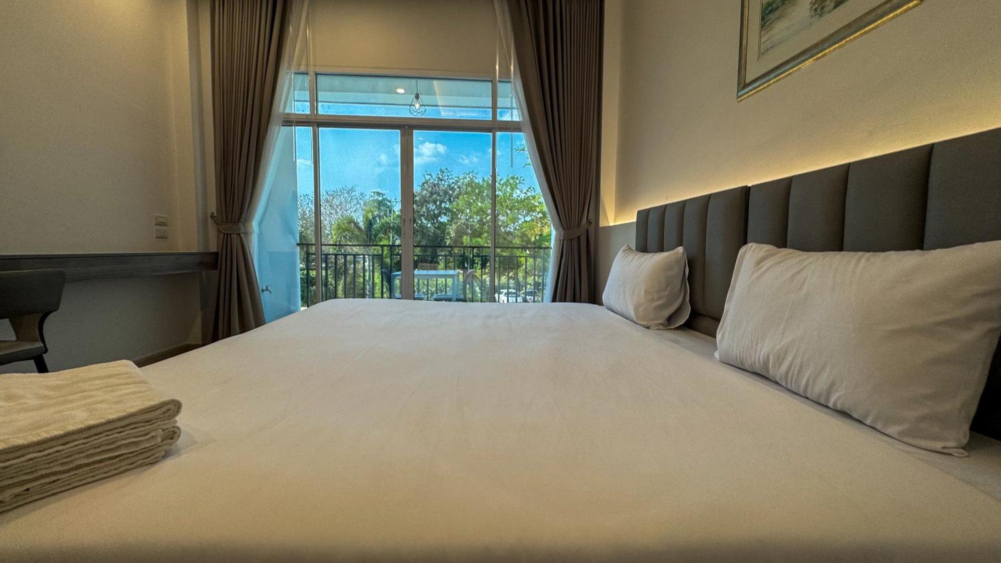 Baan Suan Khun Ta And Golf Resort Ubon Ratchathani Exterior photo