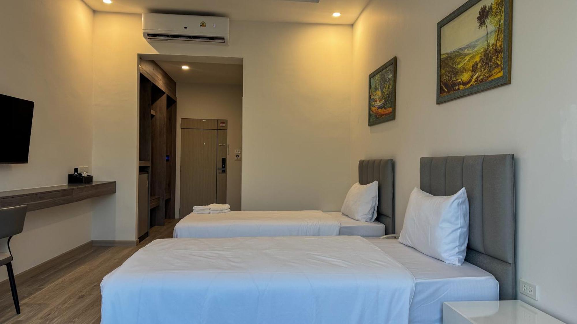 Baan Suan Khun Ta And Golf Resort Ubon Ratchathani Exterior photo